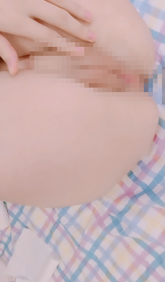 巨乳粉穴少女【粉粉学妹】炸了，像白玉一样纯净的身体，极品白虎，快上车！3(5V)