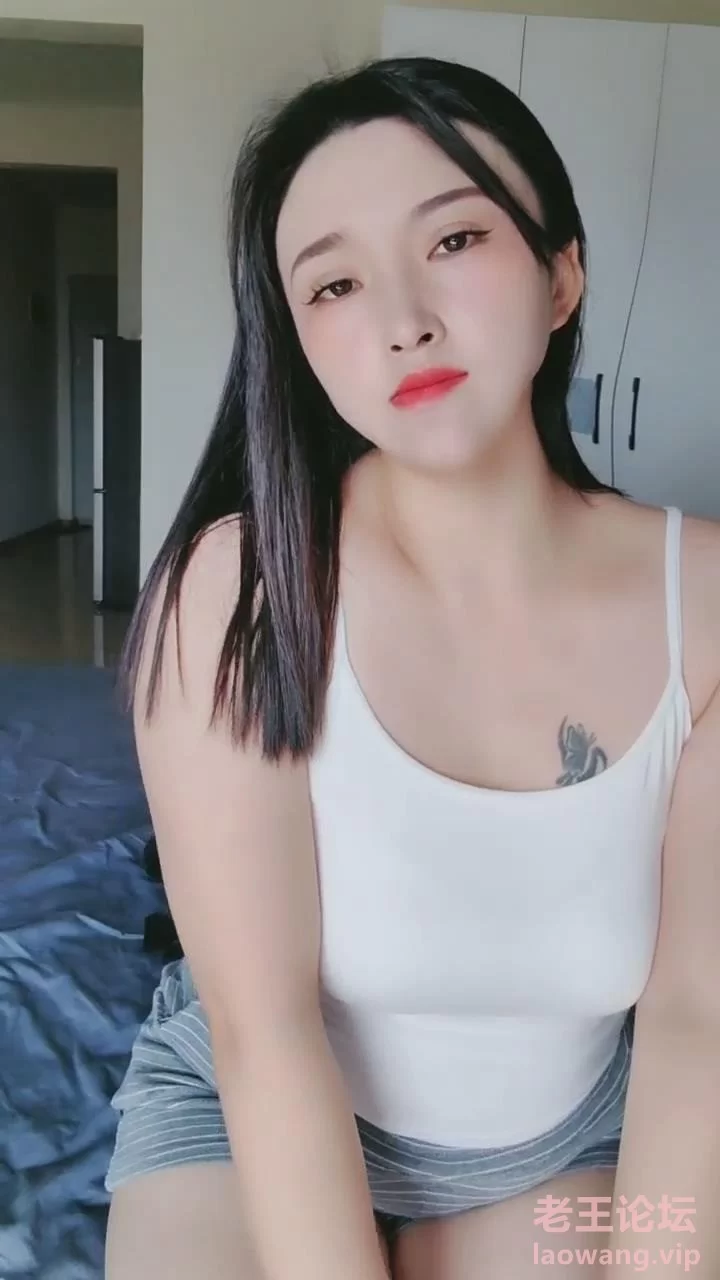 [国产主播]
[转载搬运] 蜜桃艾米合集一二三四 肥美，有颜值的才叫微胖 [45V+40.12G][百度盘]