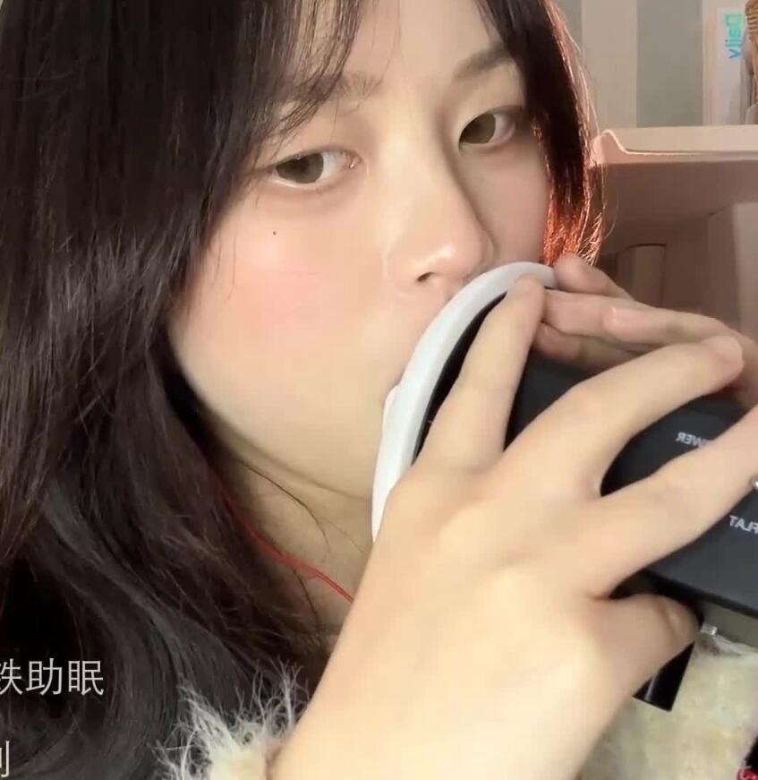 椰椰拿铁爱发电ASMR舔耳三部