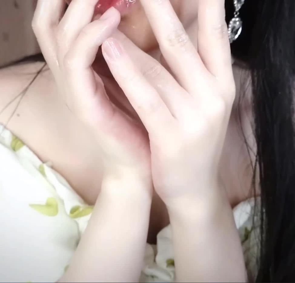 小羊喵舰长as-mr福利 芦荟胶揉搓和吃手手拉丝