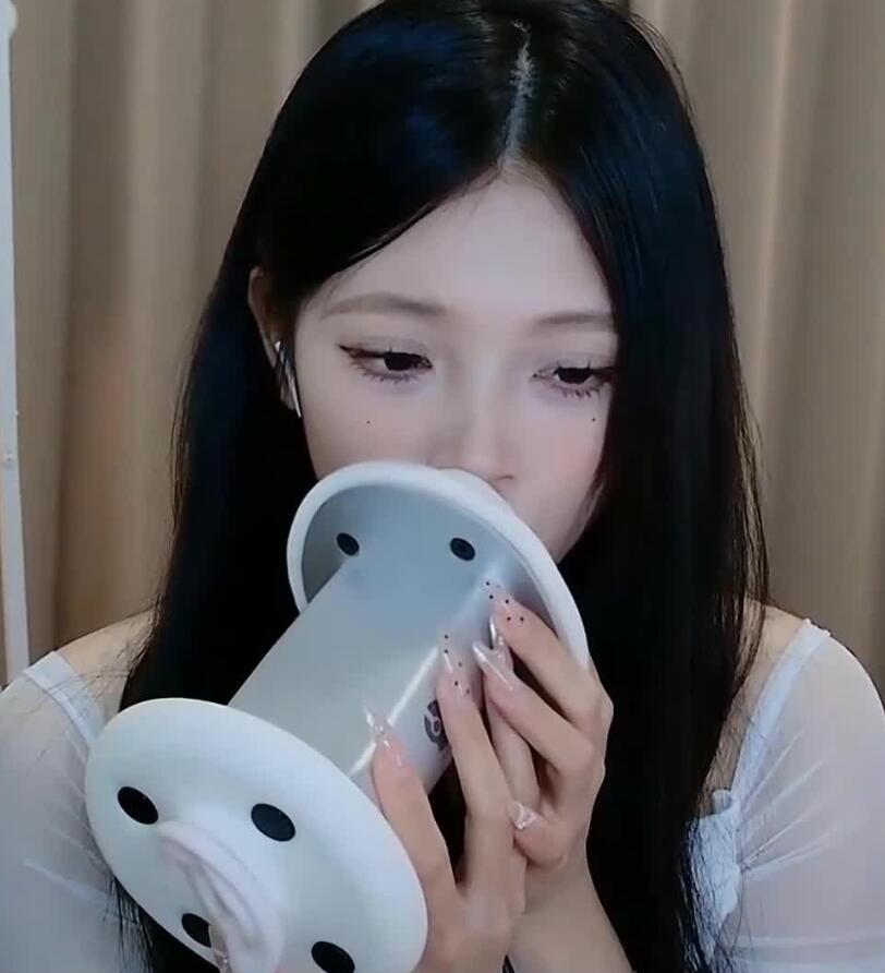 辣不辣Hyo 爱发电 最新ASMR福利舔耳4V