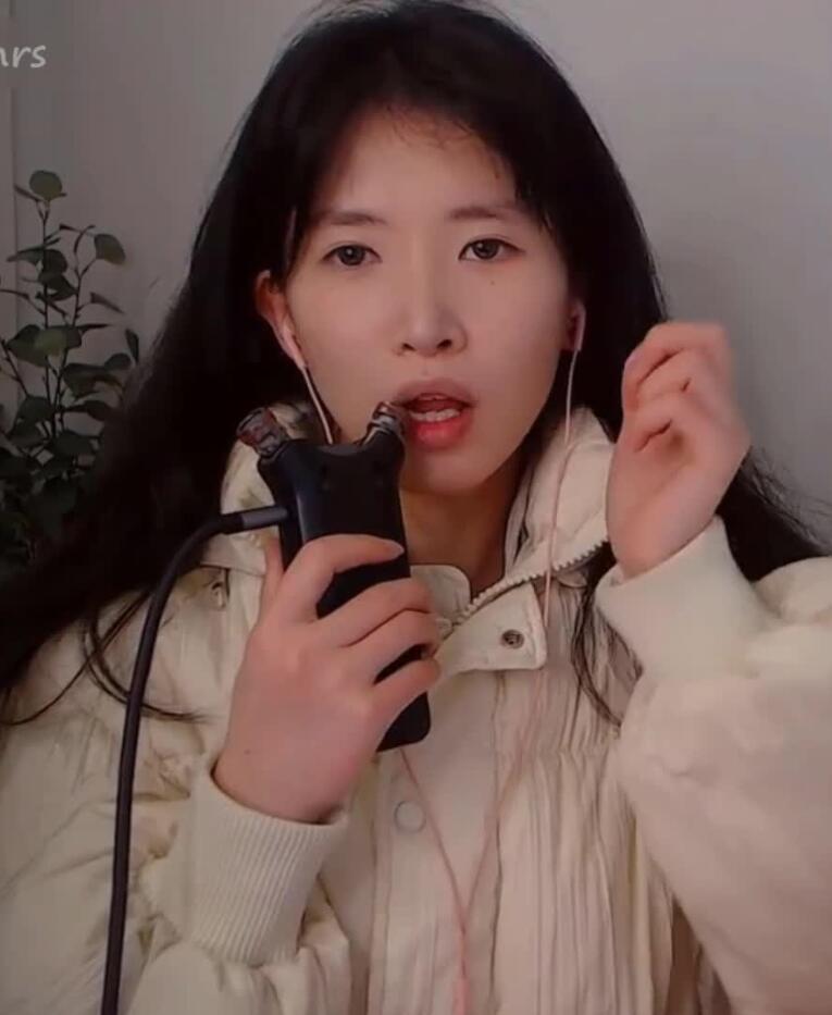 芝麻对辣 ASMR 舌头舔舐手指触摸眼睛